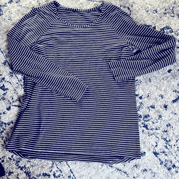 lululemon athletica Tops - Lululemon back in action long sleeve